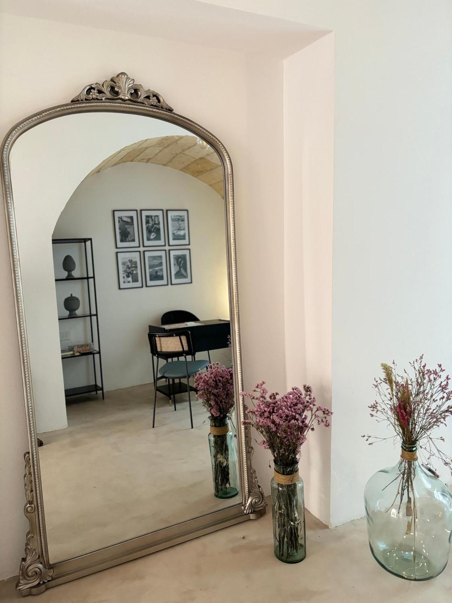 Alora Boutique Suites Лече Екстериор снимка