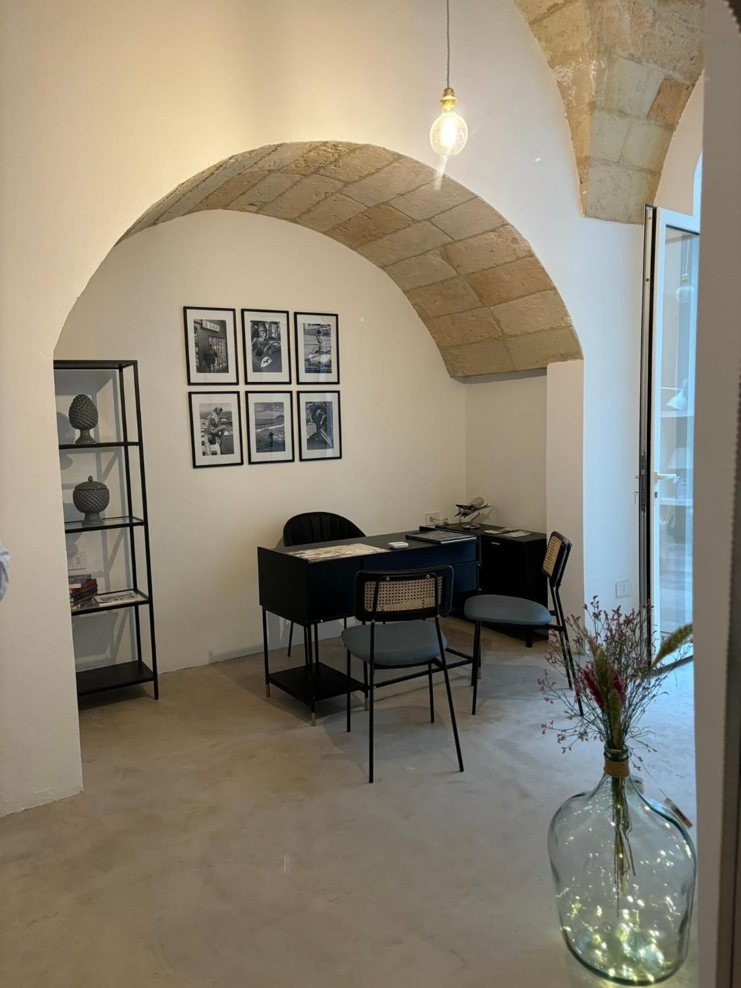 Alora Boutique Suites Лече Екстериор снимка