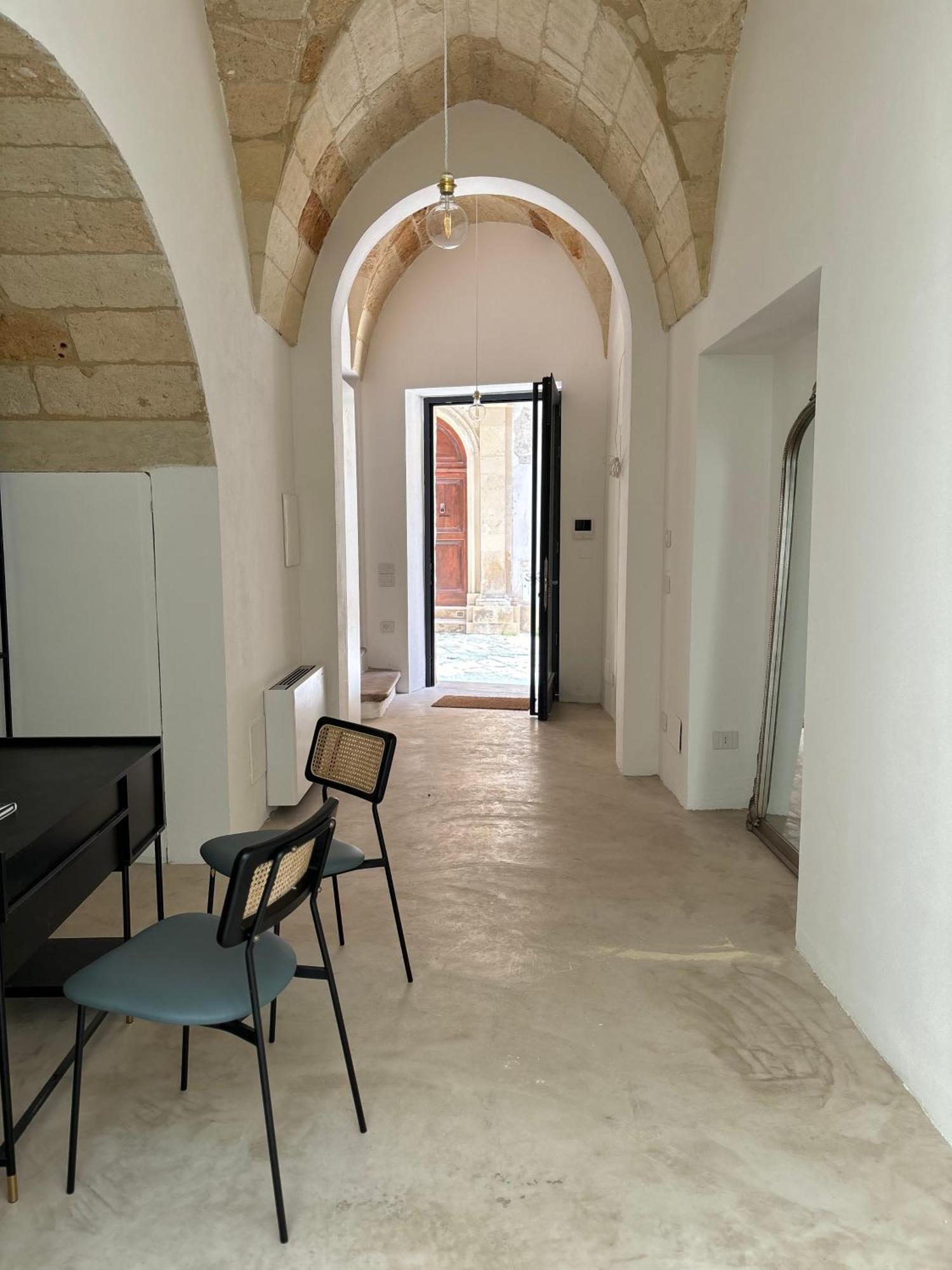 Alora Boutique Suites Лече Екстериор снимка