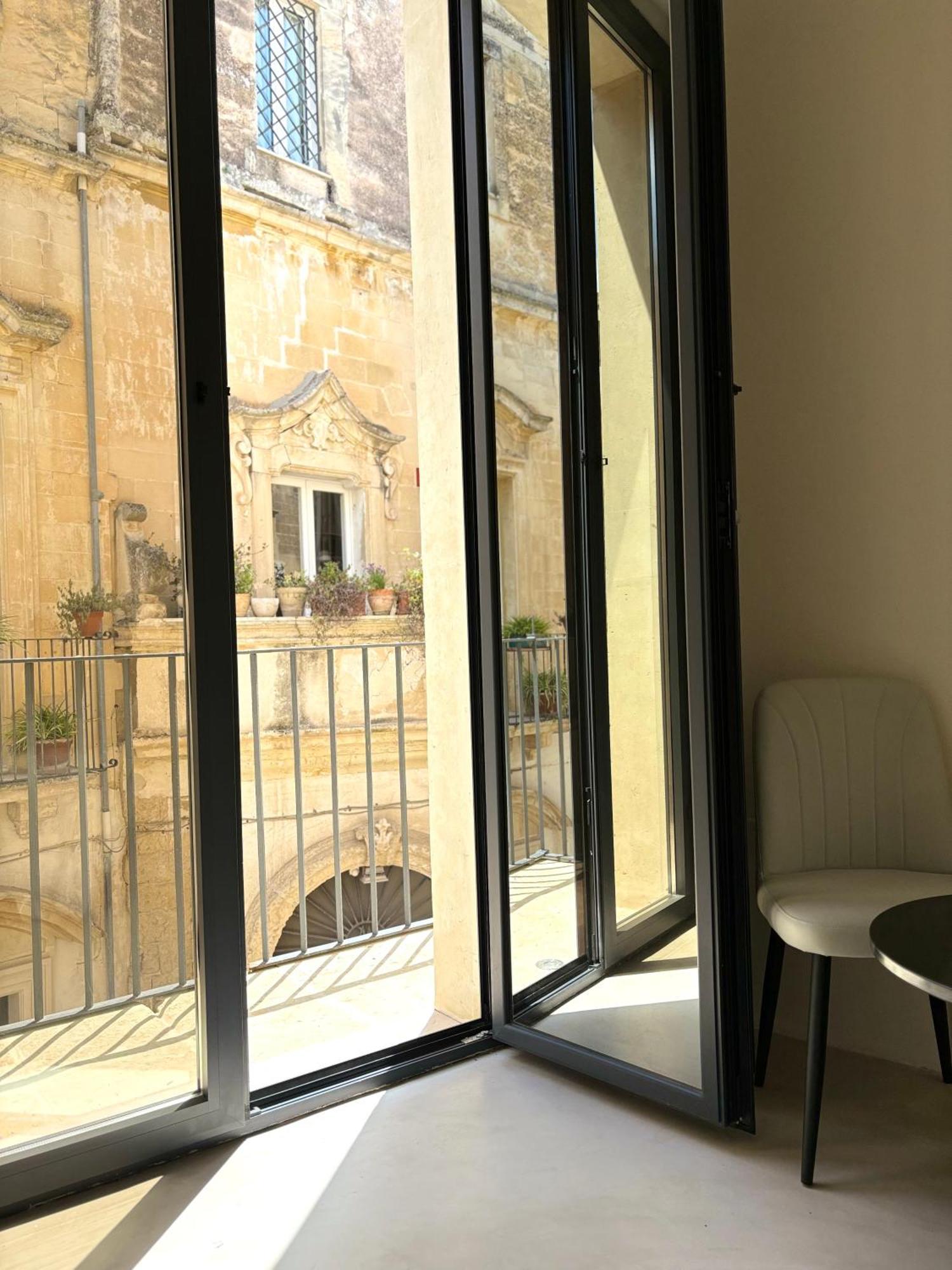 Alora Boutique Suites Лече Екстериор снимка