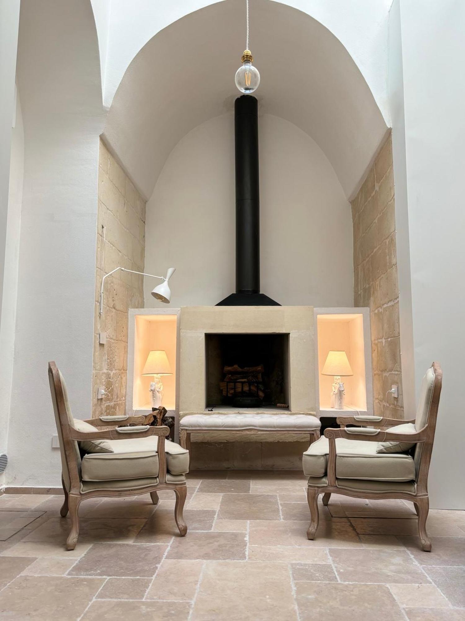 Alora Boutique Suites Лече Екстериор снимка